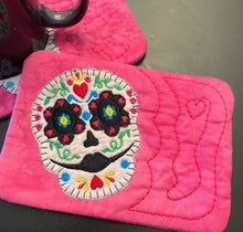 Tapis de tasse avec applique de crâne de sucre