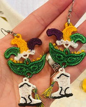 Mardi Gras Dangles FSL Pendientes SET- En los pendientes de encaje independientes del aro