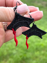 Boucles d’oreilles Grad Cap FSL - Boucles d’oreilles en dentelle autoportantes In the Hoop