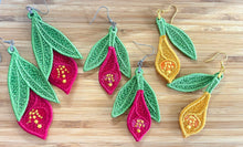 Calla Lily FSL Boucles d'oreilles et pendentif BUNDLE SET - Boucles d'oreilles en dentelle autoportantes dans le cerceau