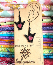 ILY Je t'aime Boucles d'oreilles FSL en langue des signes - Boucles d'oreilles en dentelle autoportantes dans le cerceau