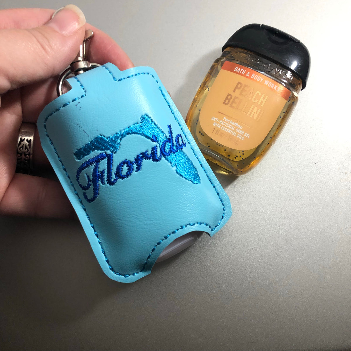 8/9 RunSeokjin Amsterdam VIP ポーチ&ピンバッジ image_dbdbb00b-fbb2-4b87-ac57-