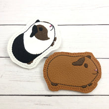 Cobaye Feltie dans le motif de broderie Hoop