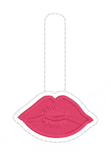 Pucker Up Lips snap tab In the Hoop embroidery design