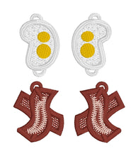 Boucles d’oreilles Bacon and Eggs Dangle FSL - Conception de boucles d’oreilles en dentelle autoportantes - Dans le projet de broderie Hoop