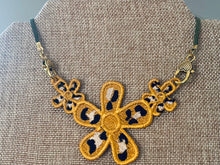 Collier en dentelle autoportant à imprimé léopard, grande marguerite, pièce maîtresse