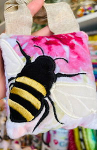 Bee Applique Hanging Pillow Project - In the hoop Machine Embroidery Design