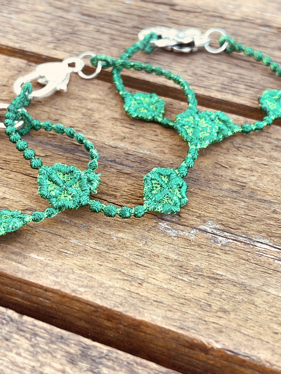 String A Bling FSL Triple Lucky Clover Bling Strings Bracelet Length - In the Hoop Fr ...