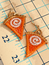 Boucles d’oreilles FSL en forme de tranche de tarte - Boucles d’oreilles en dentelle autoportantes dans le cerceau pour broderie machine