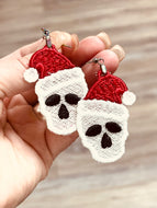 Pendientes FSL navideños con sombrero de Papá Noel con calavera - Pendientes de encaje independientes en el aro