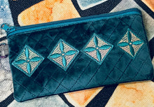 Tiled Sparkle Blossom Quilted Fully Lined Zipper Bags for your 4x4,  5x7, and 6x10 hoops