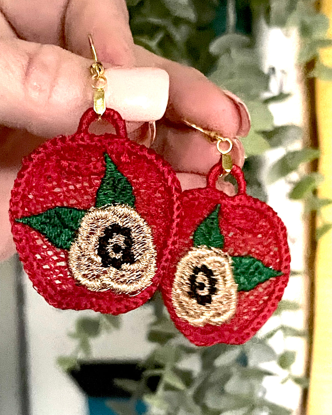 Floral Apple FSL Earrings - Freestanding Lace Earring Design - In the Hoop Embroidery Project