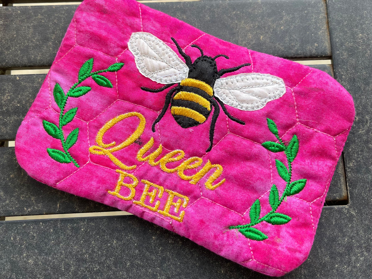Queen Bee Mug Rug – Designs By Babymoon