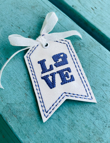 Love Sewing Flag Tag
