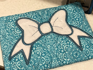 Pretty Bow Applique Mug Rug