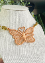 Pièce maîtresse de collier en dentelle autoportante Big Daisy