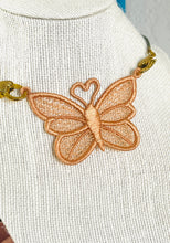 Pièce maîtresse de collier en dentelle autoportante Big Daisy