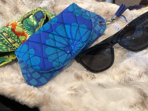 Quilted Glasses Fold Snap Wrap Case ITH Project 9x9 or larger hoops in two sizes
