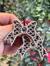 Boucles d’oreilles Bow FSL - Boucles d’oreilles en dentelle autoportantes In the Hoop