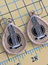 Boucles d’oreilles FSL Guitar Teardrop 5 cordes - Boucles d’oreilles en dentelle autoportantes In the Hoop