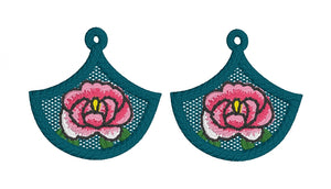 Boucles d’oreilles Peonies Chandelier FSL - Boucles d’oreilles en dentelle autoportantes In the Hoop