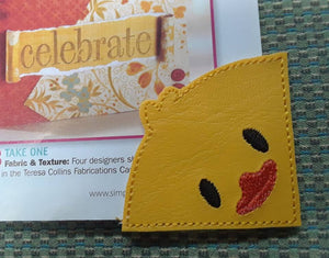 Duck corner bookmark embroidery design photo