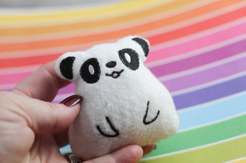 Panda Stuffie peluche en el diseño de bordado de aro