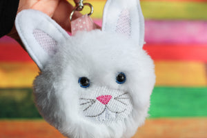 Bunny Rabbit Fluffy Puff - Dans le motif de broderie cerceau