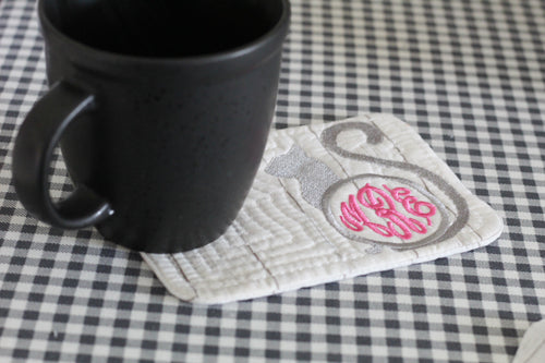 Tapis tasse à cadre monogramme de chat