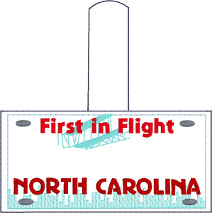 Pestaña a presión con bordado de placa de Carolina del Norte