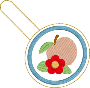 Pestaña a presión Peach Floral -4x4 -Diseño de bordado de etiqueta de mochila-etiqueta de llavero ITH