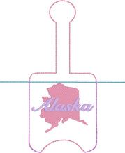 Soporte para desinfectante de manos Alaska Versión Snap Tab en el proyecto de bordado de aro 1 oz BBW para aros 5x7