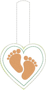 Baby Feet Love snap tab