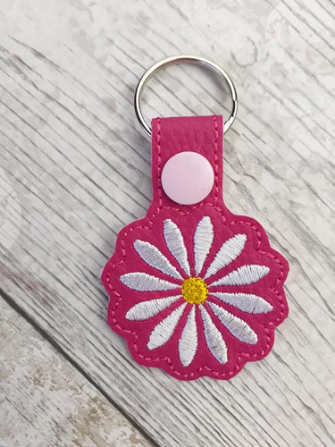 Daisy snap tab embroidery design
