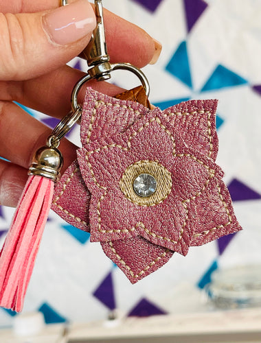 Poinsettia 3D Rivet Keyfob 4x4