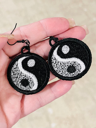 Boucles d’oreilles Yin Yang FSL - Boucles d’oreilles en dentelle autoportantes In the Hoop