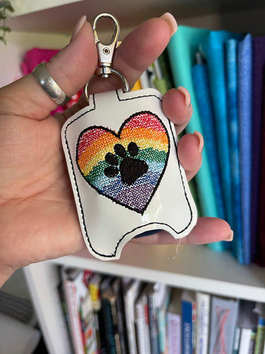 Rainbow Heart Paw Print Hand Sanitizer Holder Snap Tab Version In the Hoop Broderie Project 1 oz BBW pour cerceaux 5x7