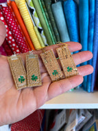 Bar with Clover Earrings embroidery design