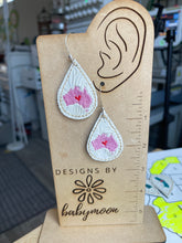 Teardrop Australia Earrings embroidery design for Vinyl and Leather