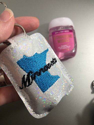 Minnesota Hand Sanitizer Holder Snap Tab Version In the Hoop Broderie Project 1 oz BBW pour cerceaux 5x7