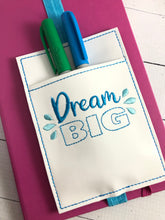 Diseño de bordado Dream Big Pen Pocket en el aro (ITH)