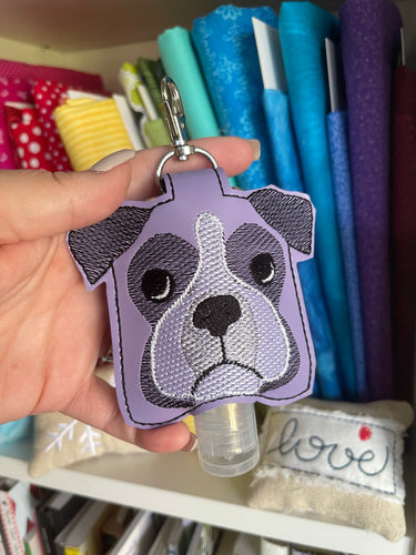 Boxer Hand Sanitizer Holder Versión Snap Tab en el proyecto de bordado de aro 2 oz para aros 5x7