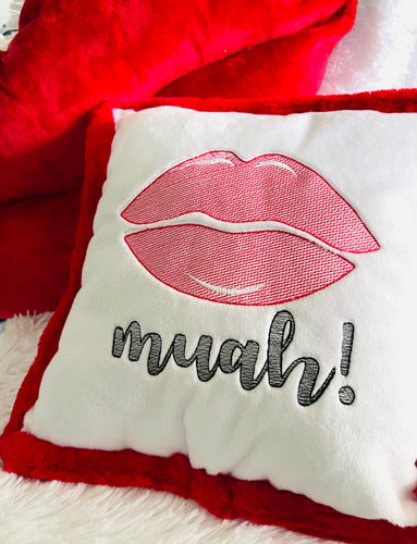 Labios Muah! Diseño de bordado de arte de palabras de bosquejo