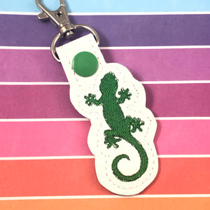 Tiny Gecko snap tab In the Hoop embroidery design