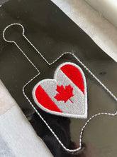 Canada LOVE Soporte para desinfectante de manos Versión con pestaña a presión en el proyecto de bordado de aro 1 oz BBW para aros 5x7