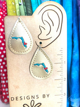 Teardrop Florida Earrings embroidery design for Vinyl and Leather