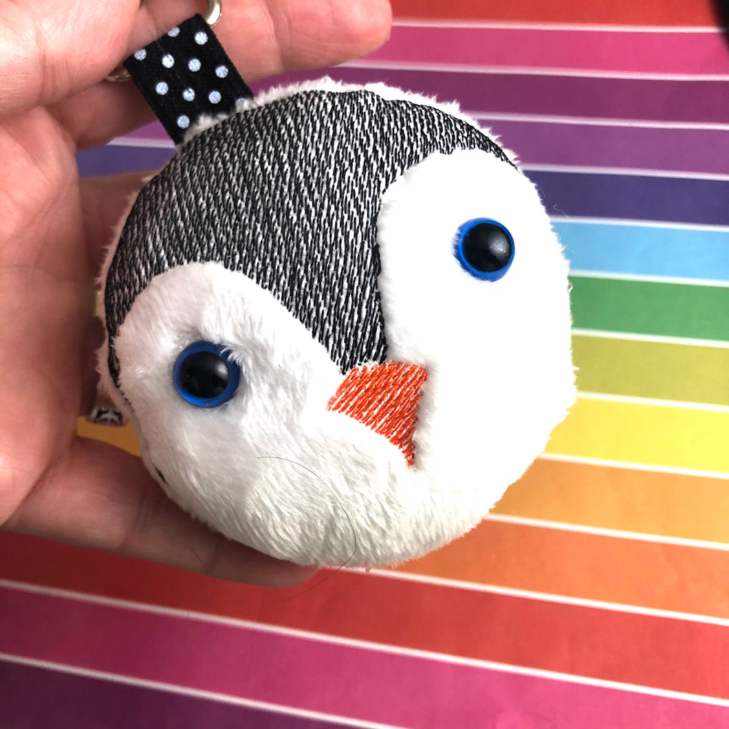 Penguin Fluffy Puff - Dans le motif de broderie cerceau