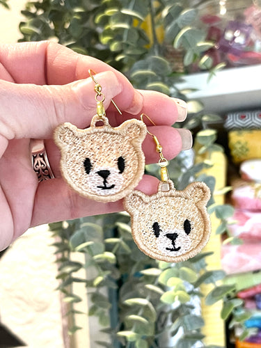 Pendientes FSL con cara de oso de peluche - Diseño de pendientes de encaje independientes en el aro para bordado a máquina