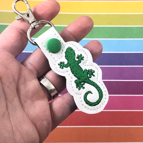 Tiny Gecko snap tab In the Hoop embroidery design