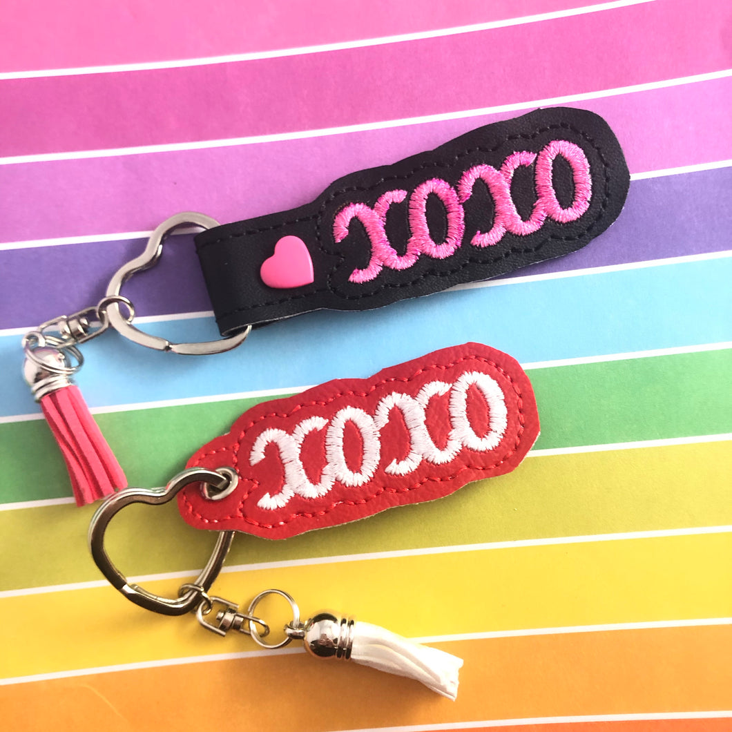 XOXO snap tab and eyelet tab set for 4x4 and 5x7 hoops – Designs By ...